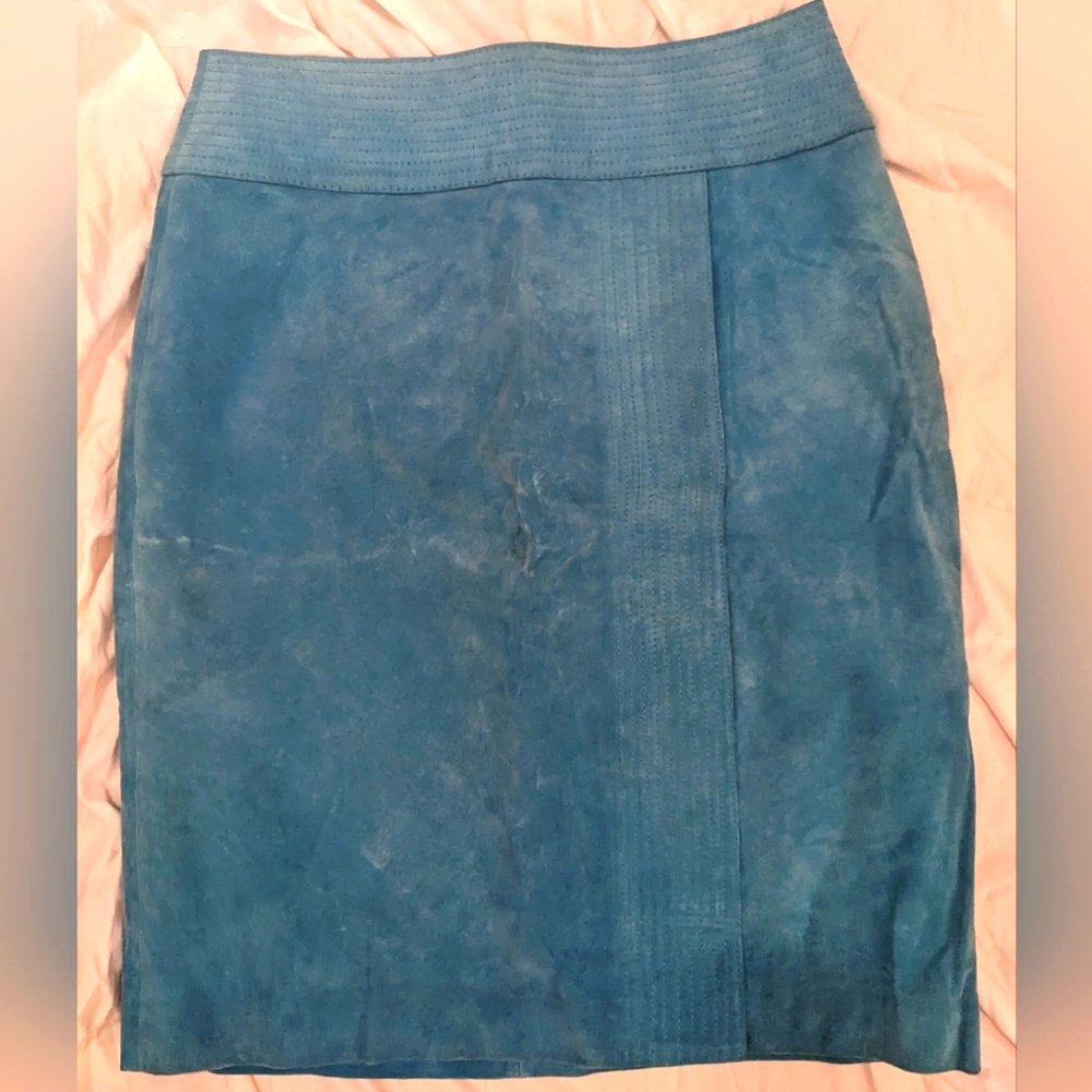 Vintage blue suede midi skirt with zipper in the back. Beautiful blue/teal color